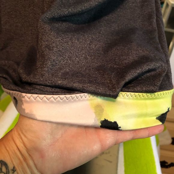 Lululemon Pure Focus Tank l - Picture 6 of 8